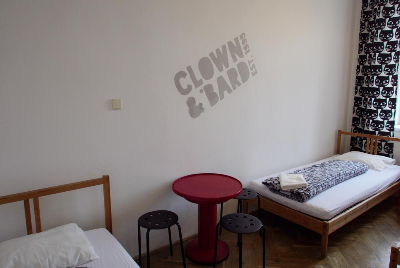 Clown And Bard Hostel ปราก ภายนอก รูปภาพ