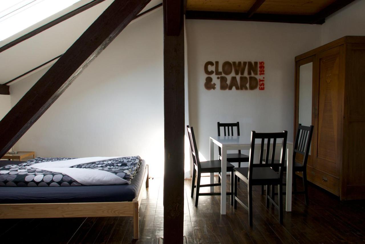 Clown And Bard Hostel ปราก ภายนอก รูปภาพ