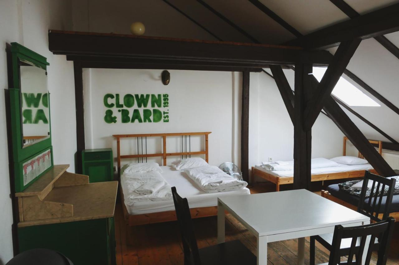 Clown And Bard Hostel ปราก ภายนอก รูปภาพ